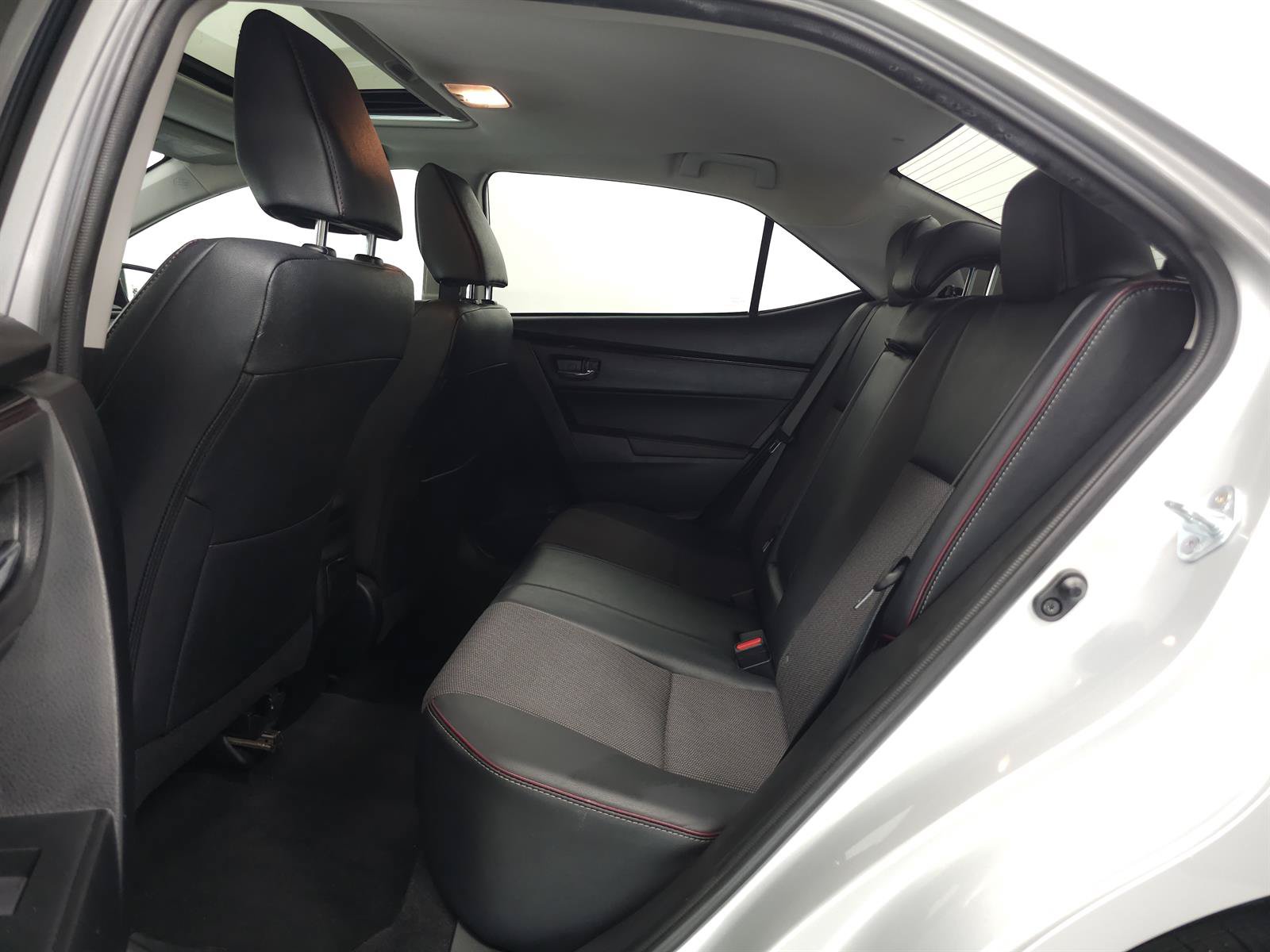 Used 2017 Toyota Corolla SE 50th Anniversary FWD image 5