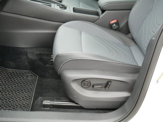 Certified 2026 Volkswagen Tiguan SE AWD/4WD image 13