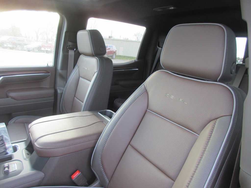 New 2026 GMC Sierra 1500 Denali w/ Denali Reserve Package image 14