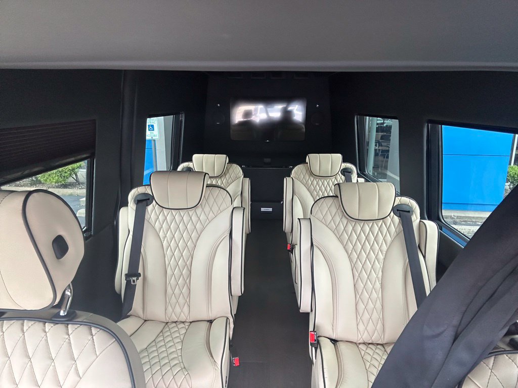 Used 2023 Mercedes-Benz Sprinter 3500 image 25