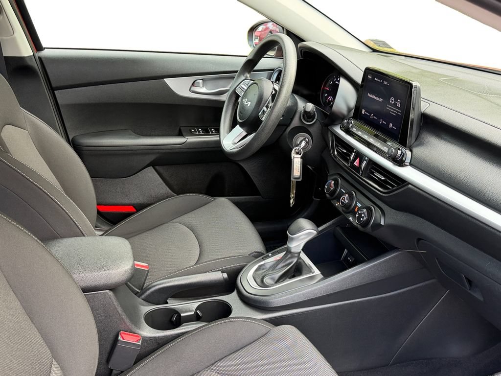 Certified 2022 Kia Forte LXS FWD image 8