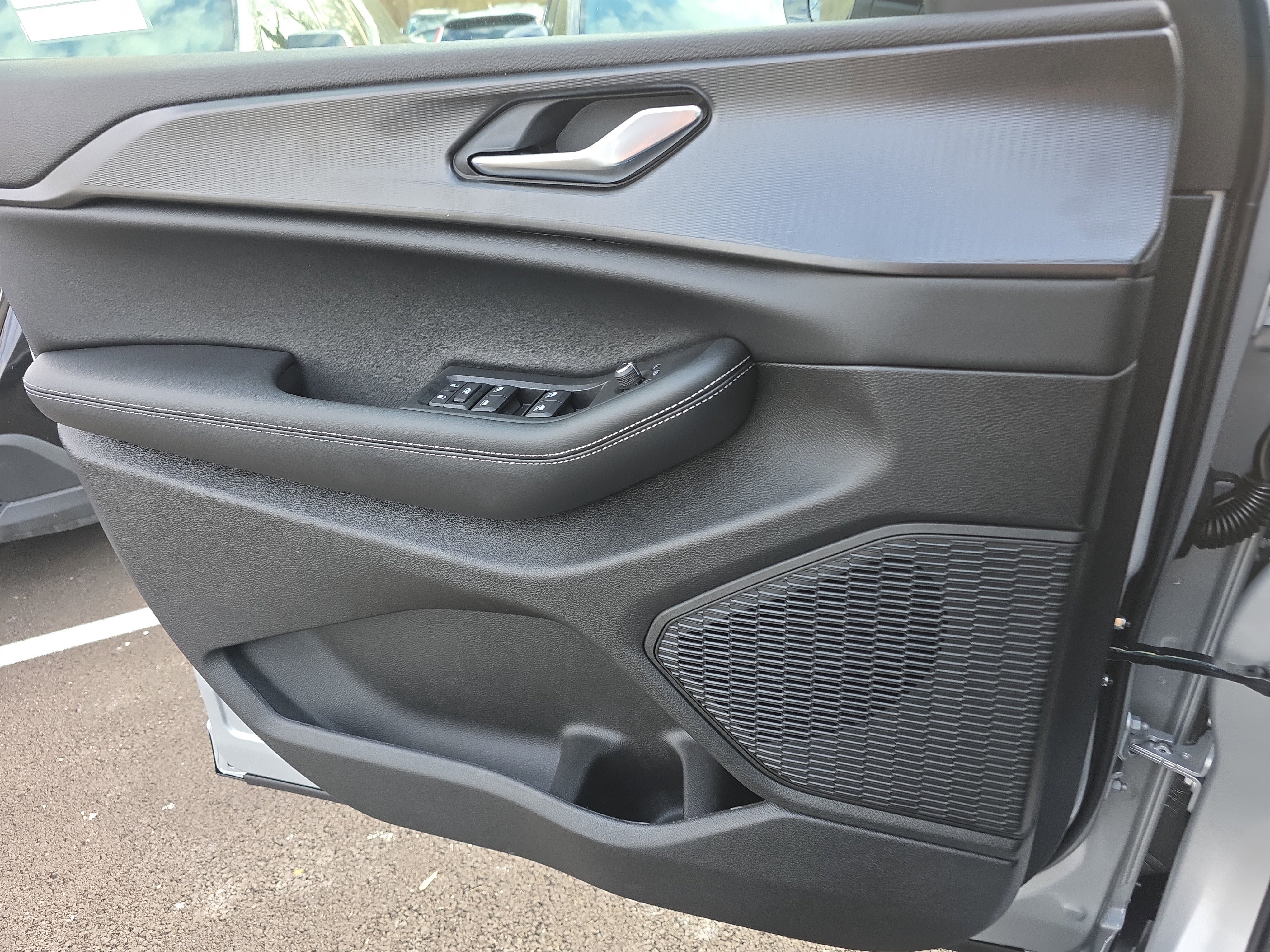 New 2025 Jeep Grand Cherokee L Altitude image 13