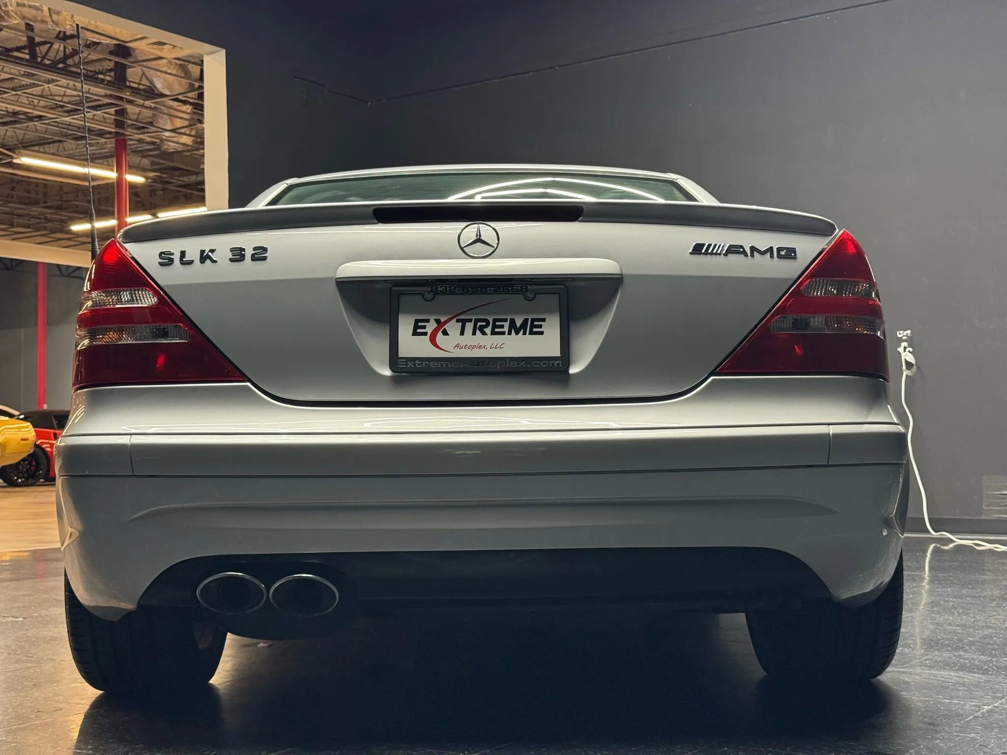 Used 2002 Mercedes-Benz SLK 32 AMG image 3