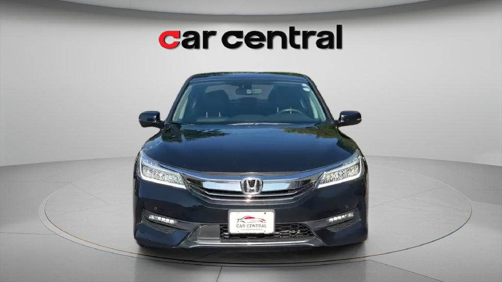 Used 2016 Honda Accord Touring image 2