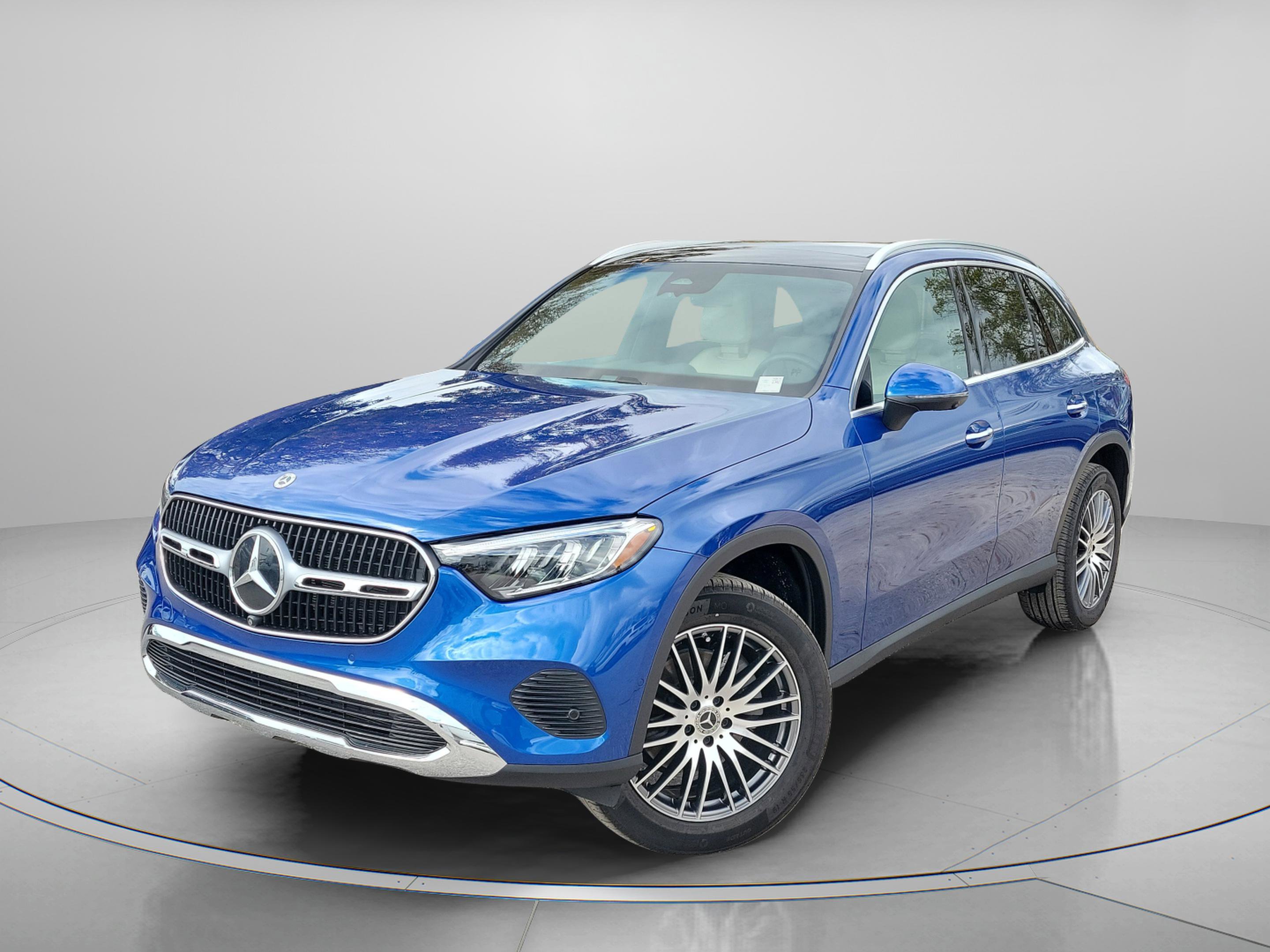 Certified 2026 Mercedes-Benz GLC 300 image 2