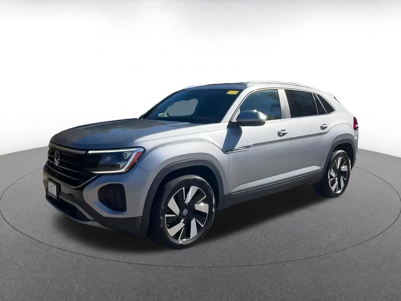 Used 2025 Volkswagen Atlas Cross Sport SE image 8