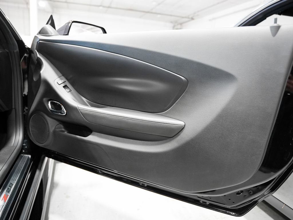 Used 2015 Chevrolet Camaro Z/28 RWD image 27
