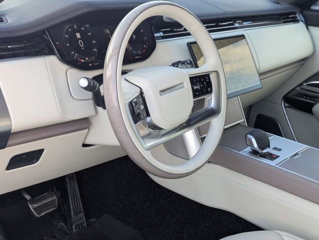 Used 2025 Land Rover Range Rover Long Wheelbase Autobiography image 7