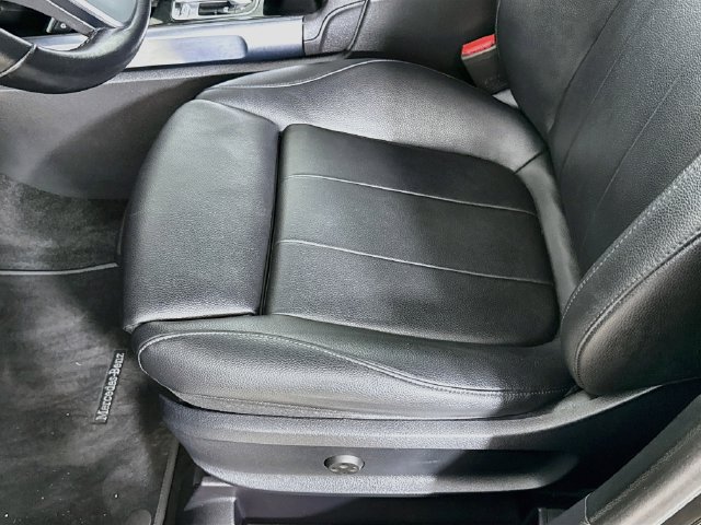 Used 2020 Mercedes-Benz GLB 250 4MATIC image 20
