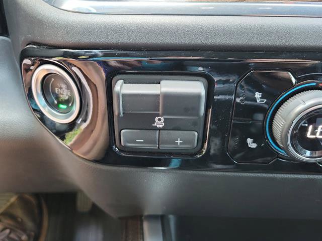 Used 2023 Chevrolet Silverado 1500 RST image 16