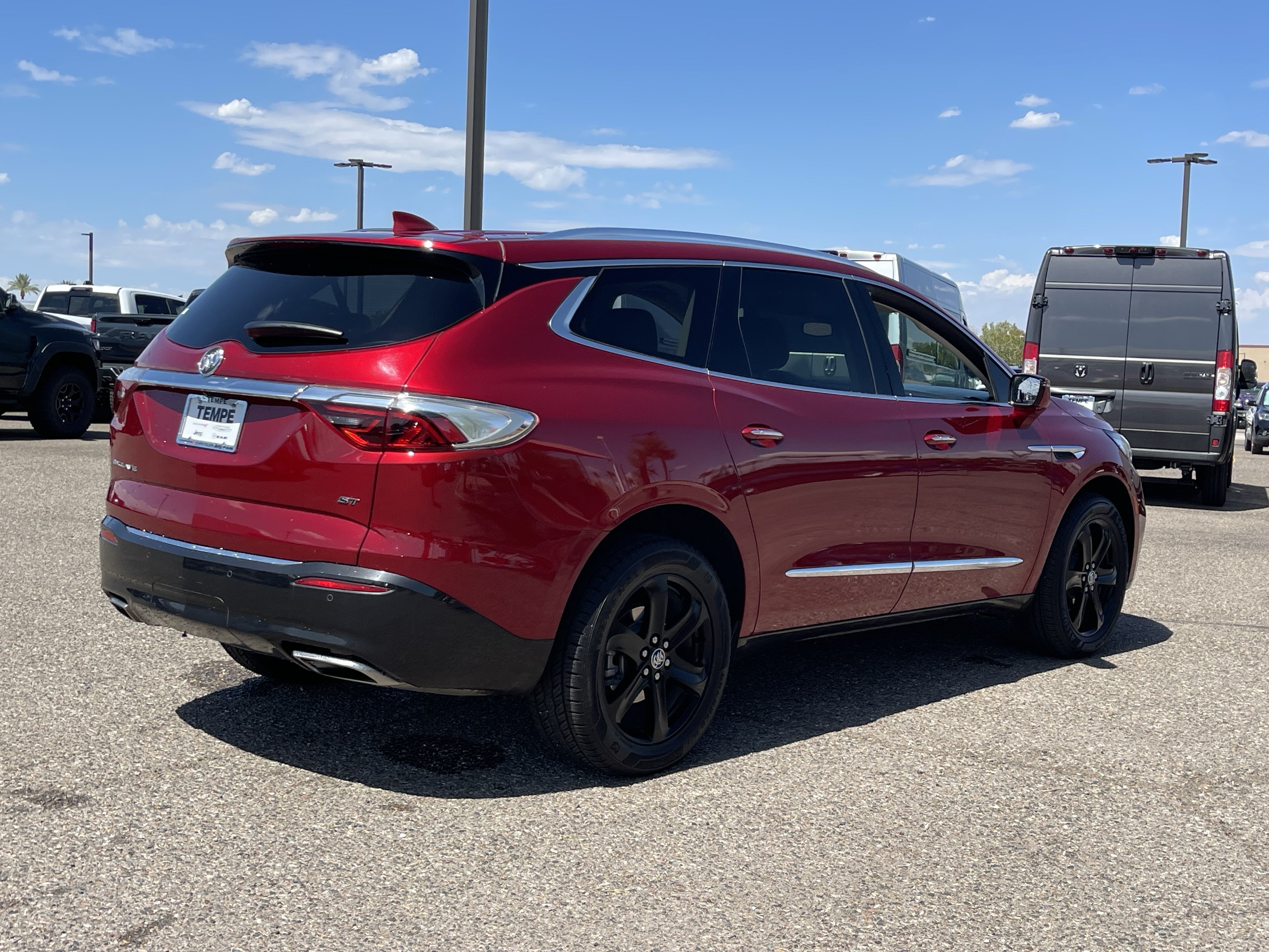 Used 2023 Buick Enclave Essence w/ Experience Buick Package FWD image 5