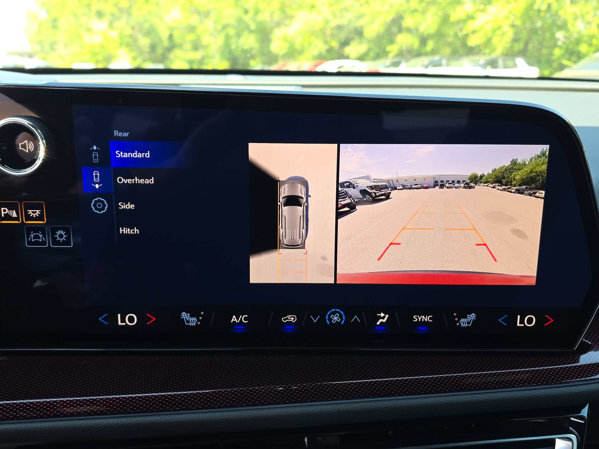 New 2026 Chevrolet Traverse Z71 w/ Enhanced Driving Package AWD/4WD image 22