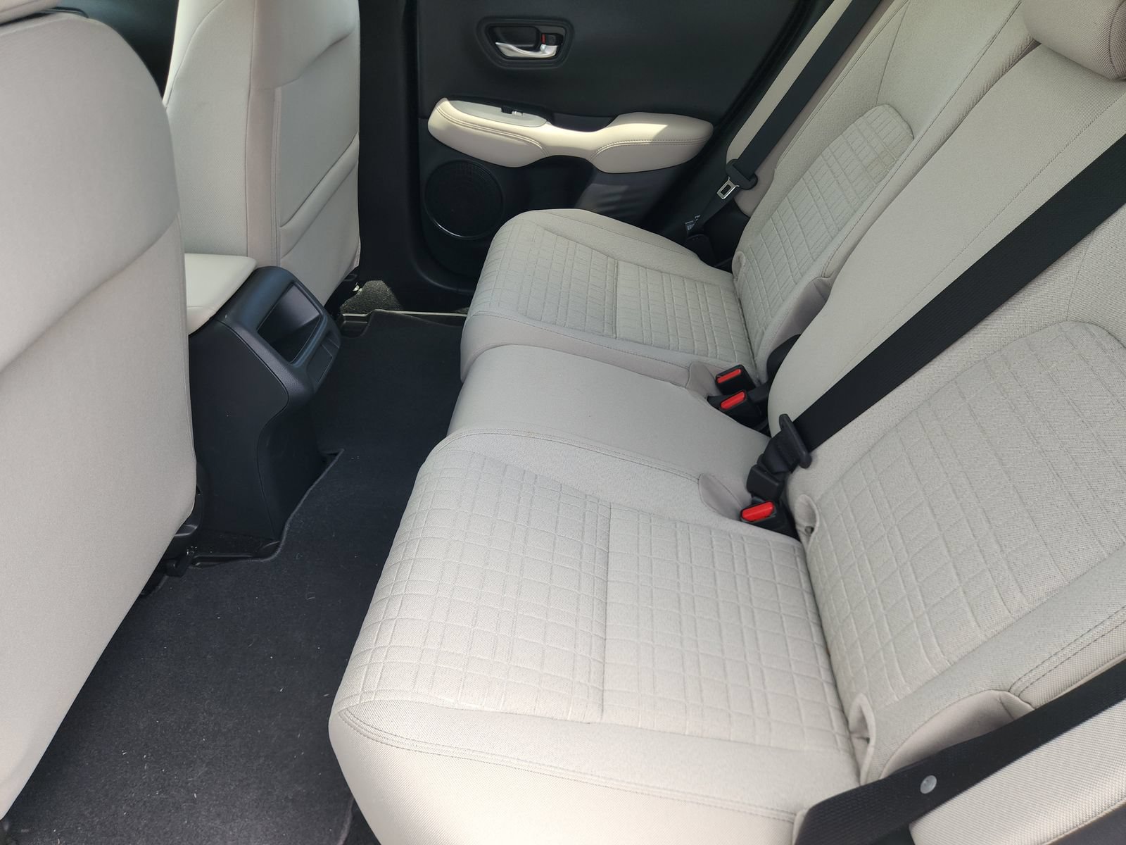 Used 2027 Honda HR-V LX image 34
