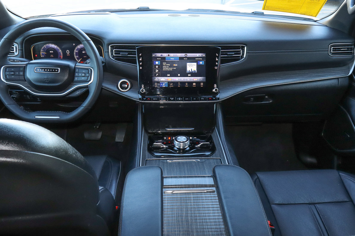 Used 2024 Jeep Wagoneer Series III image 10