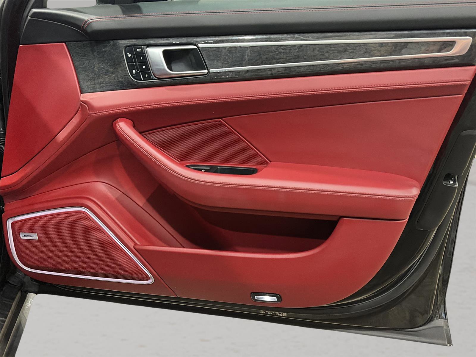 Used 2017 Porsche Panamera 4 image 27