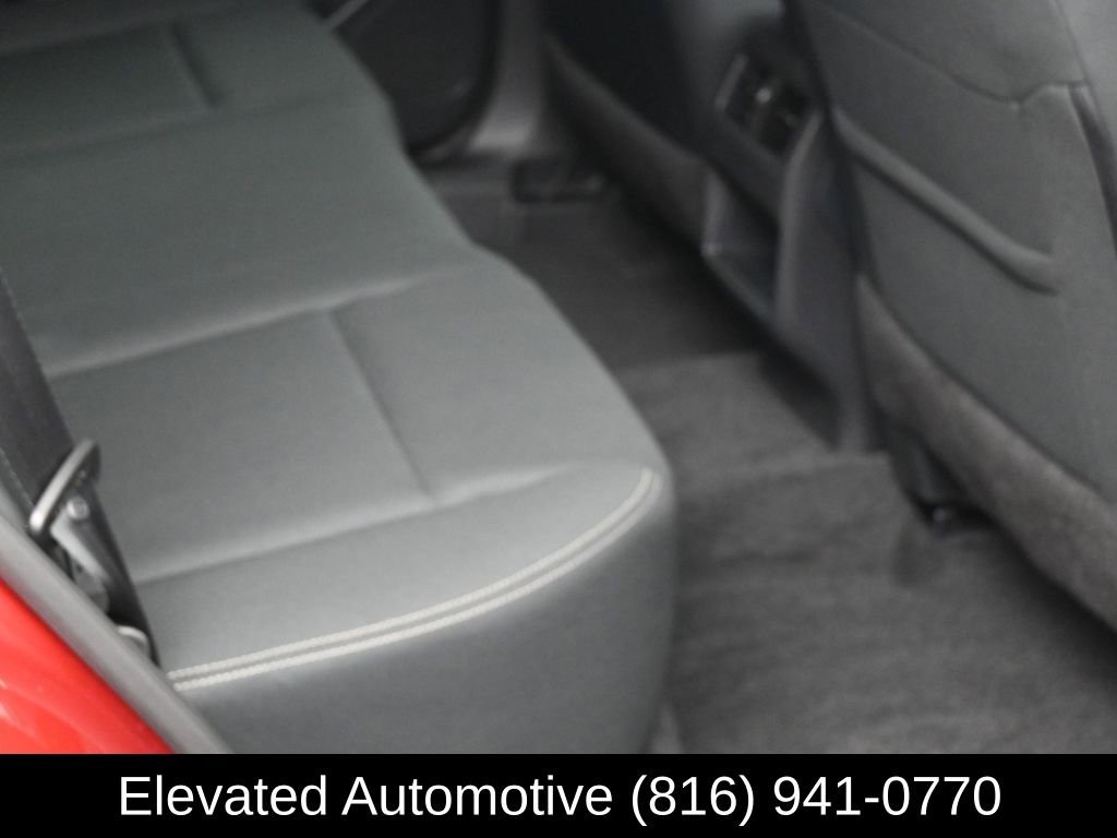 Used 2025 Nissan Rogue S image 9