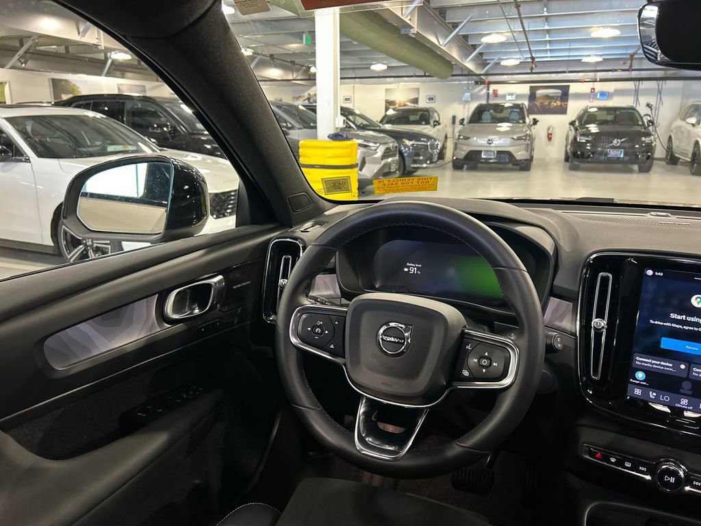Certified 2023 Volvo XC40 Recharge Ultimate w/ Protection Package Premier AWD/4WD image 24