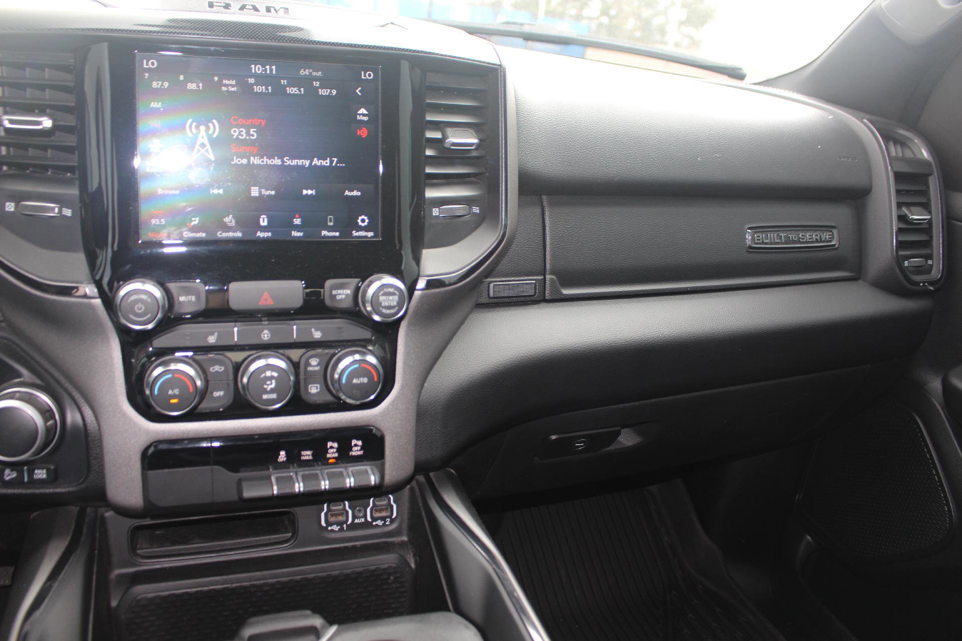 Used 2021 RAM 1500 4x4 Crew Cab image 13