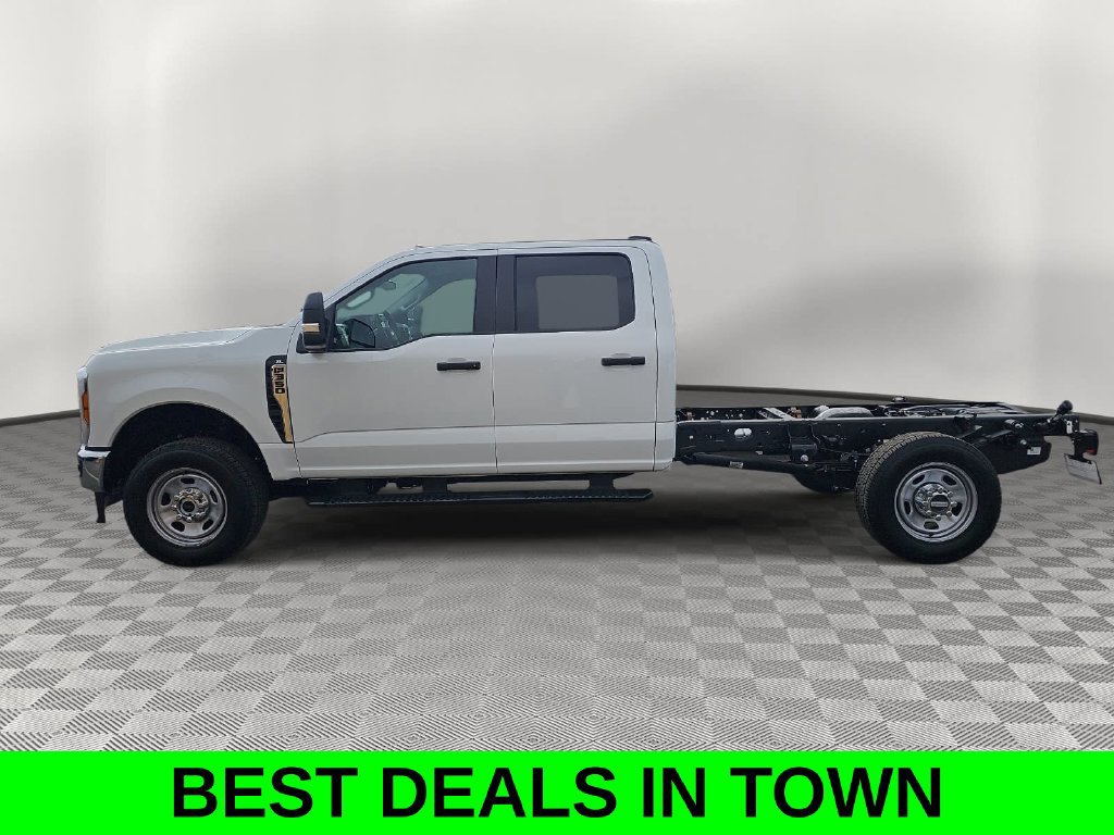 New 2026 Ford F350 XL w/ XL Chrome Package AWD/4WD image 6