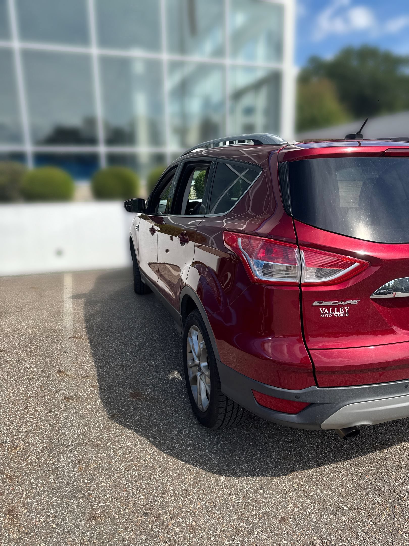 Used 2016 Ford Escape Titanium FWD image 4