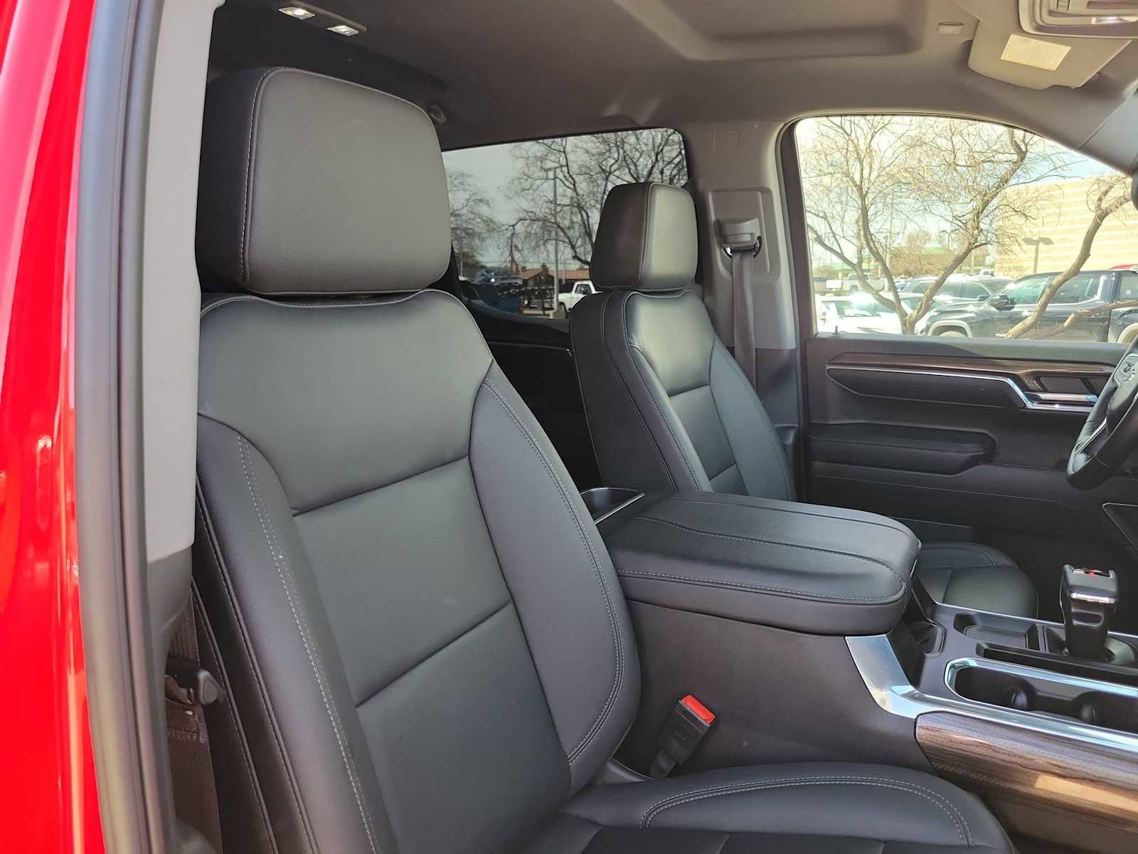 Used 2024 Chevrolet Silverado 1500 LT Trail Boss w/ Convenience Package II image 18