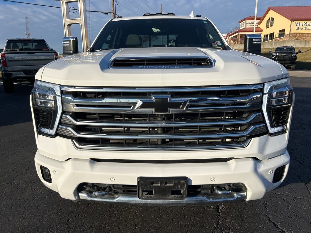 Used 2025 Chevrolet Silverado 2500 High Country w/ Technology Package AWD/4WD image 2