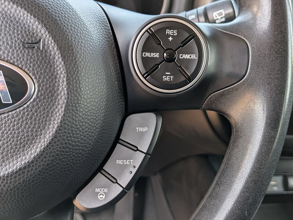 Used 2015 Kia Soul FWD image 17
