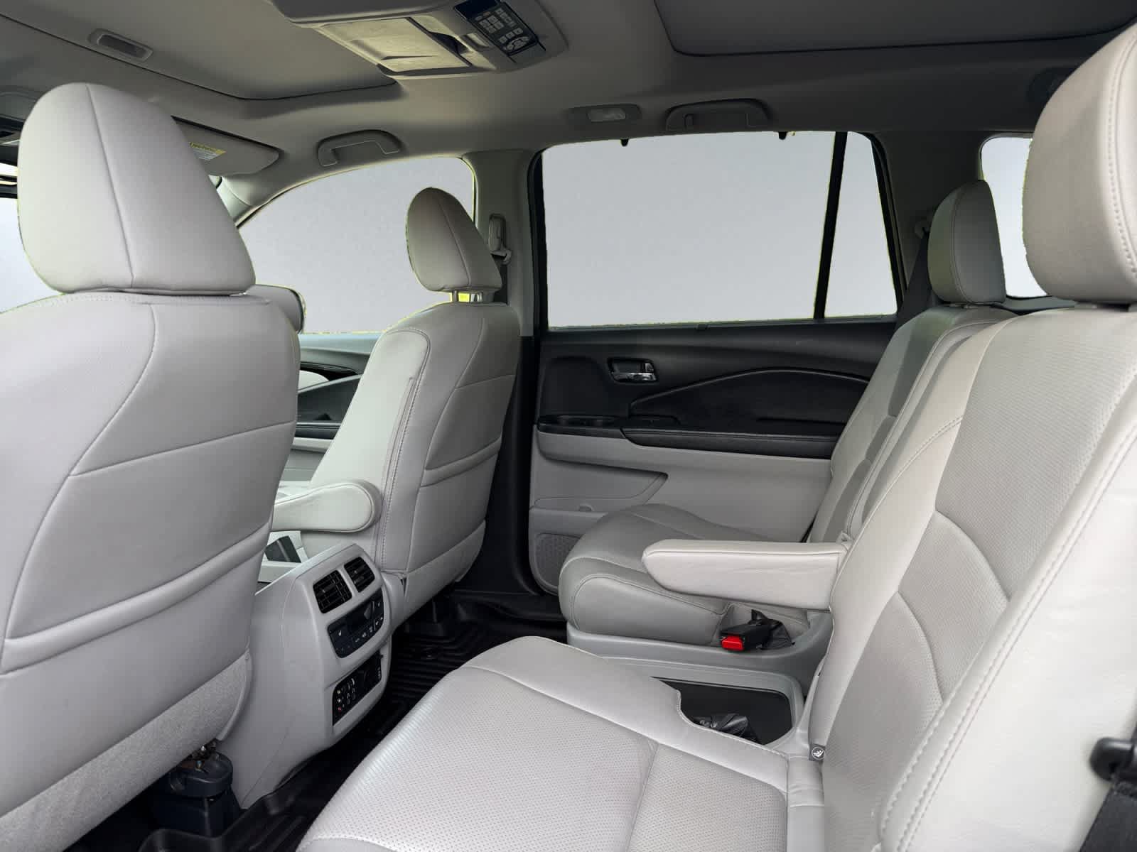 Used 2016 Honda Pilot Elite image 18