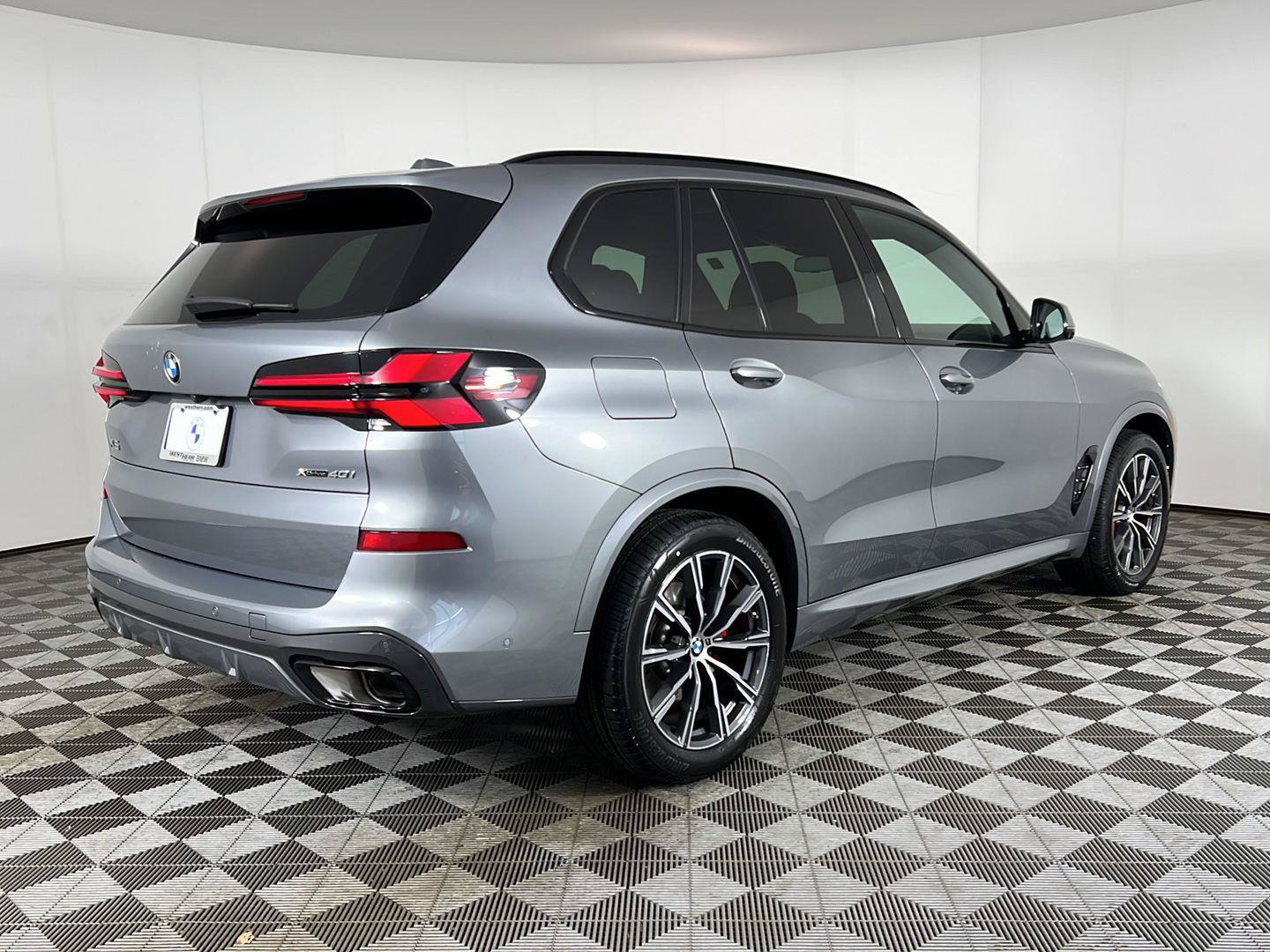 Certified 2024 BMW X5 xDrive40i w/ M Sport Package AWD/4WD image 17