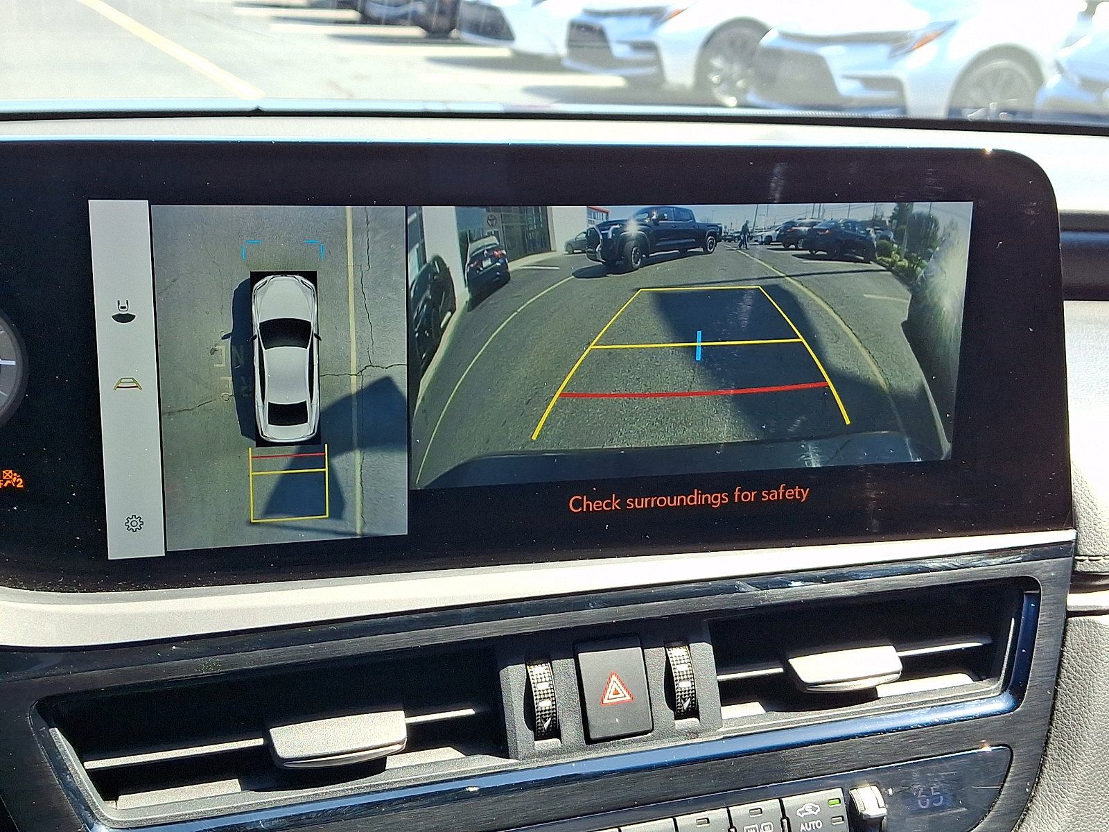 Used 2024 Lexus ES 300h w/ Technology Package image 18