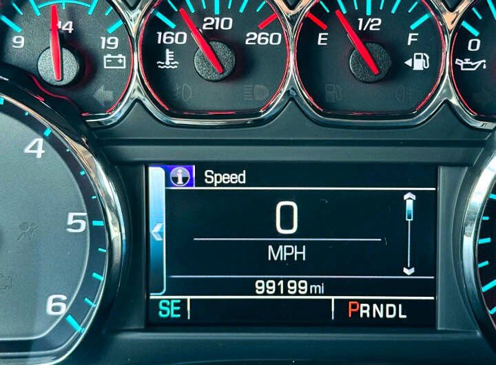 Used 2019 Chevrolet Suburban LS image 24