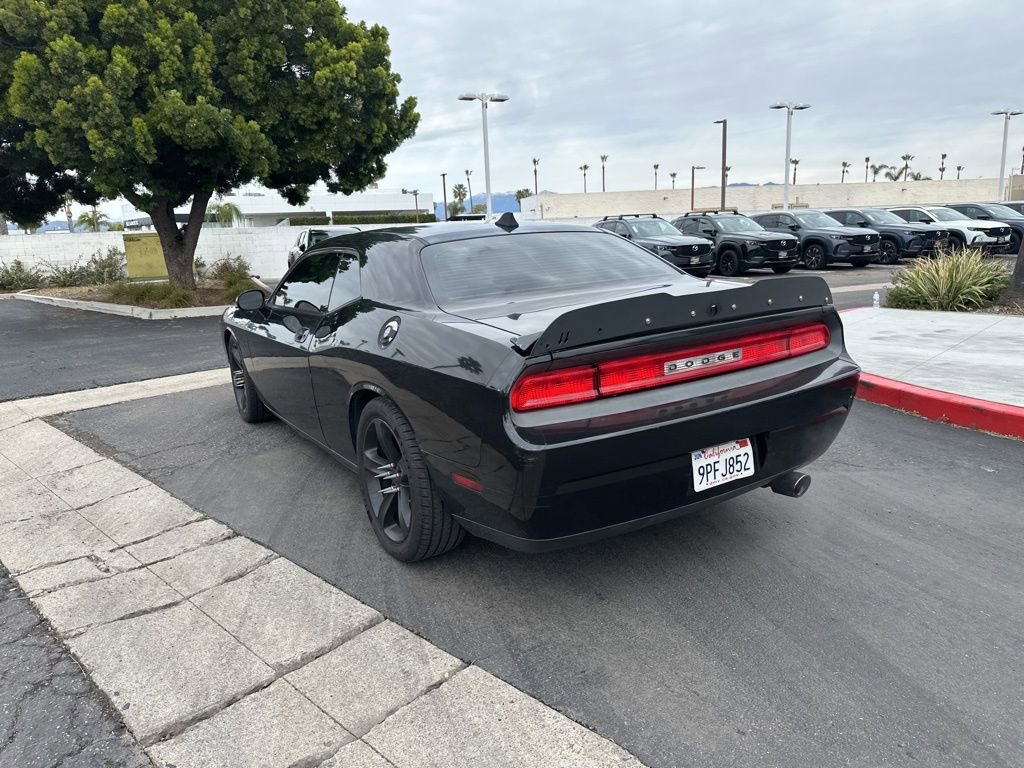 Used 2010 Dodge Challenger SE RWD image 11