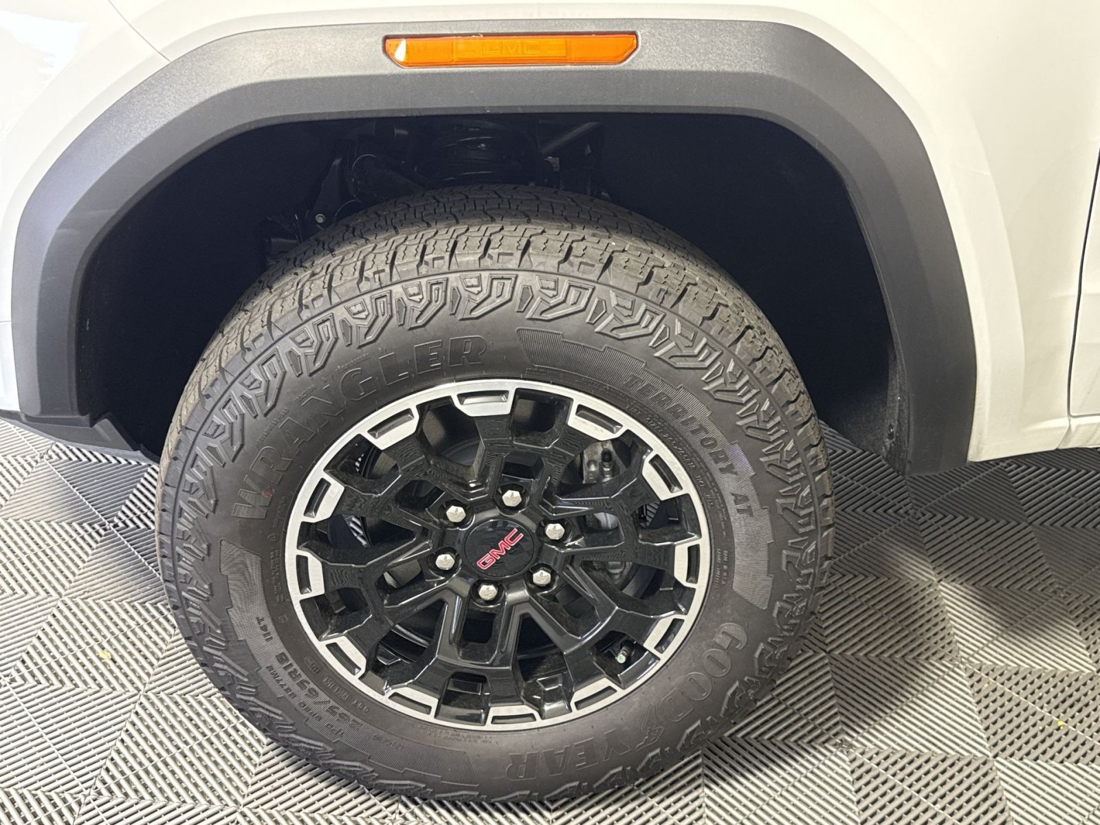 New 2026 GMC Canyon AT4 w/ Technology Plus Package AWD/4WD image 12