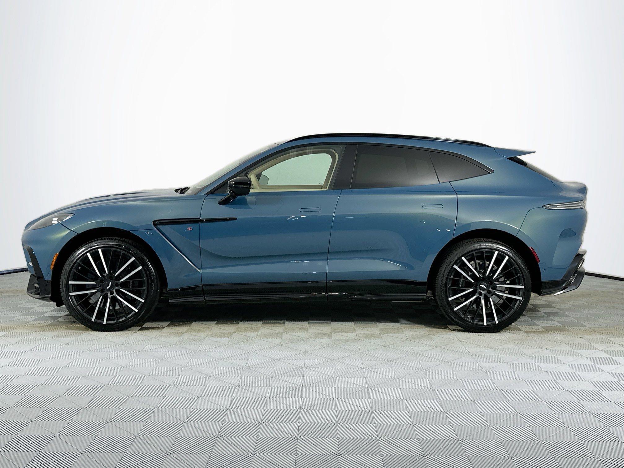New 2026 Aston Martin DBX S AWD/4WD image 8
