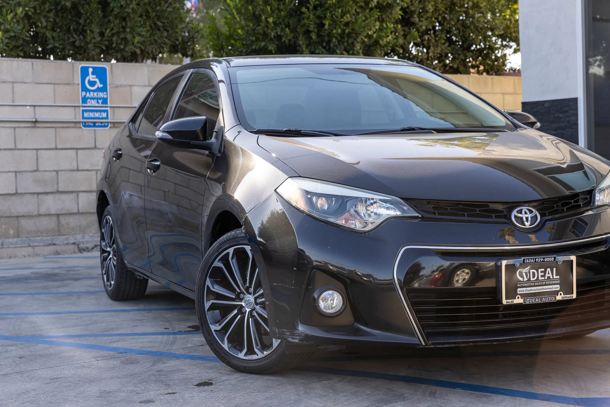 Used 2015 Toyota Corolla S FWD image 3
