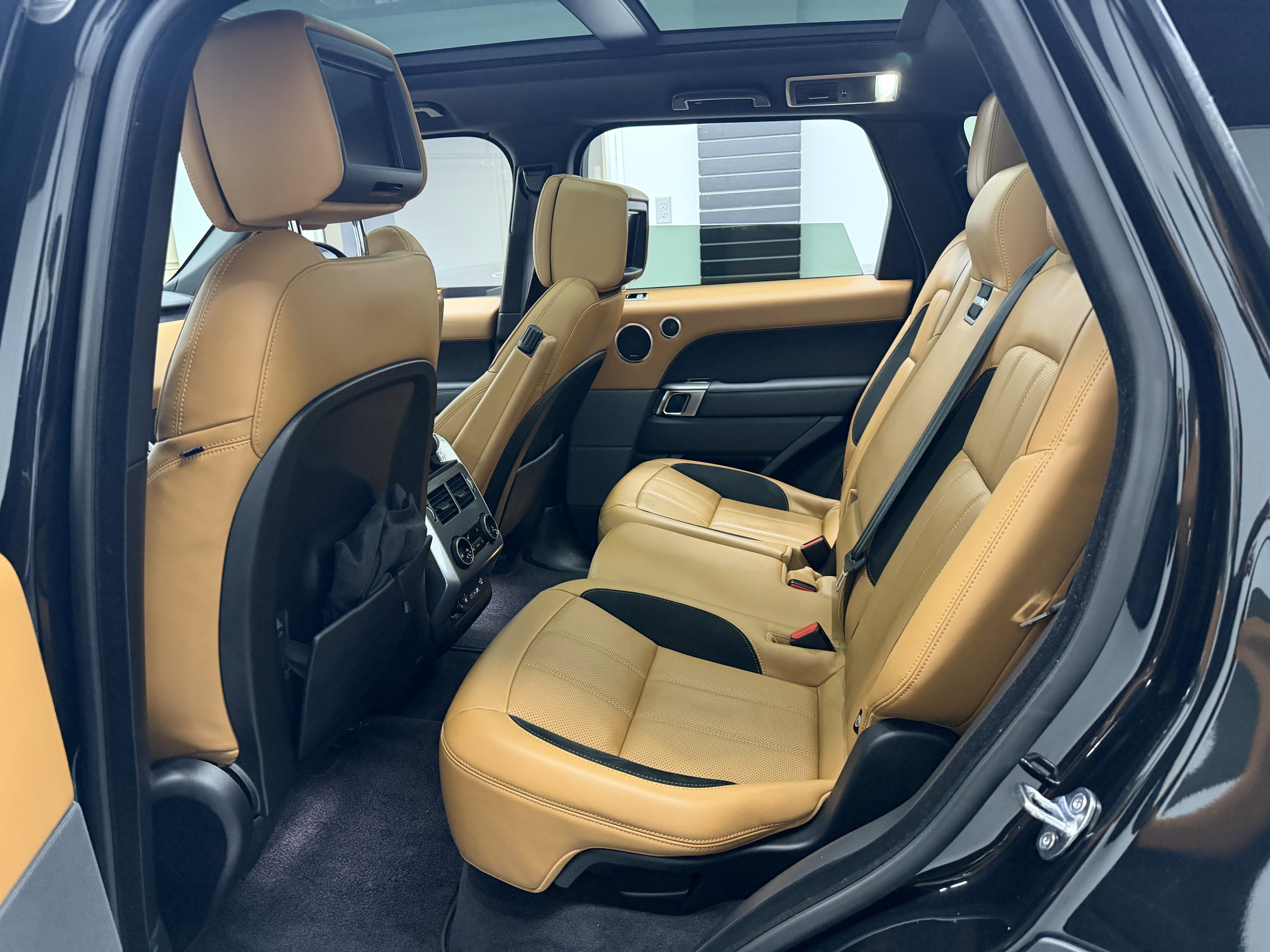 Used 2019 Land Rover Range Rover Sport Supercharged image 25