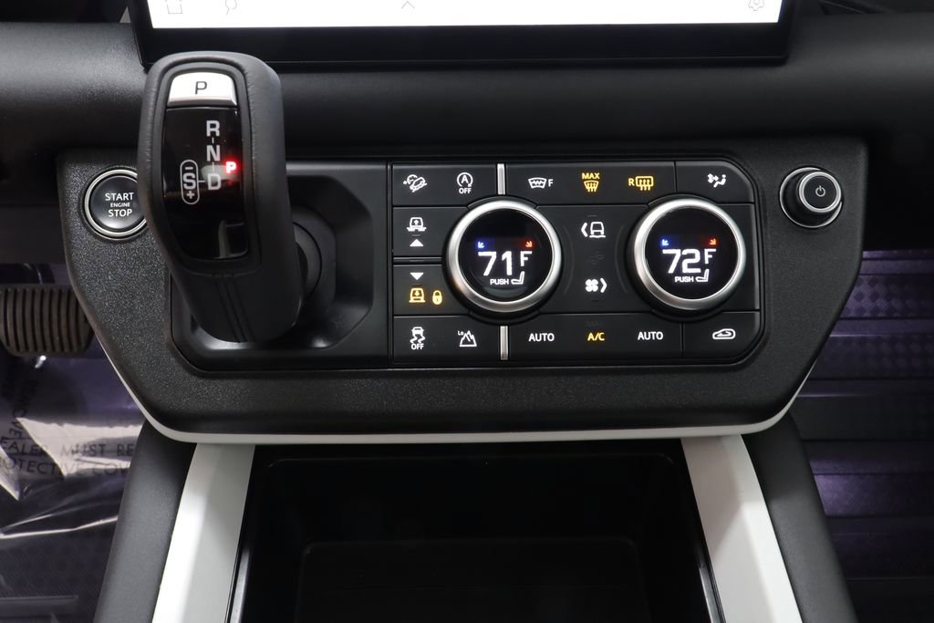 Used 2025 Land Rover Defender 130 S image 13