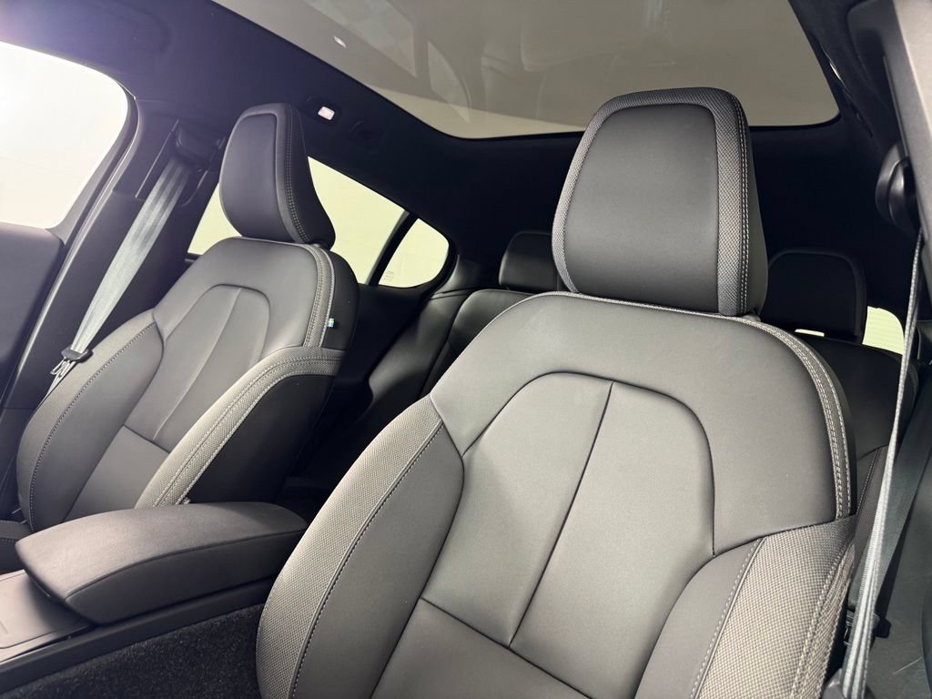 Certified 2023 Volvo C40 Recharge Core AWD/4WD image 18
