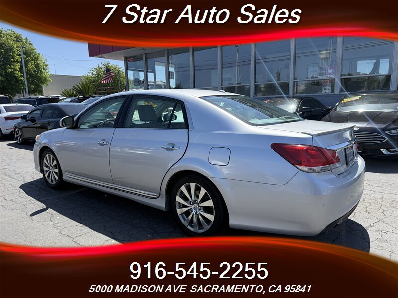 Used 2011 Toyota Avalon Limited FWD image 4