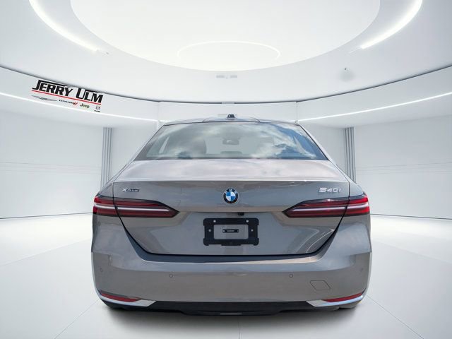 Used 2025 BMW 540i xDrive image 4
