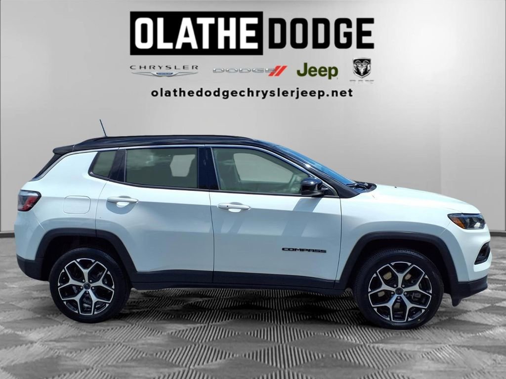 Used 2025 Jeep Compass Limited AWD/4WD image 28