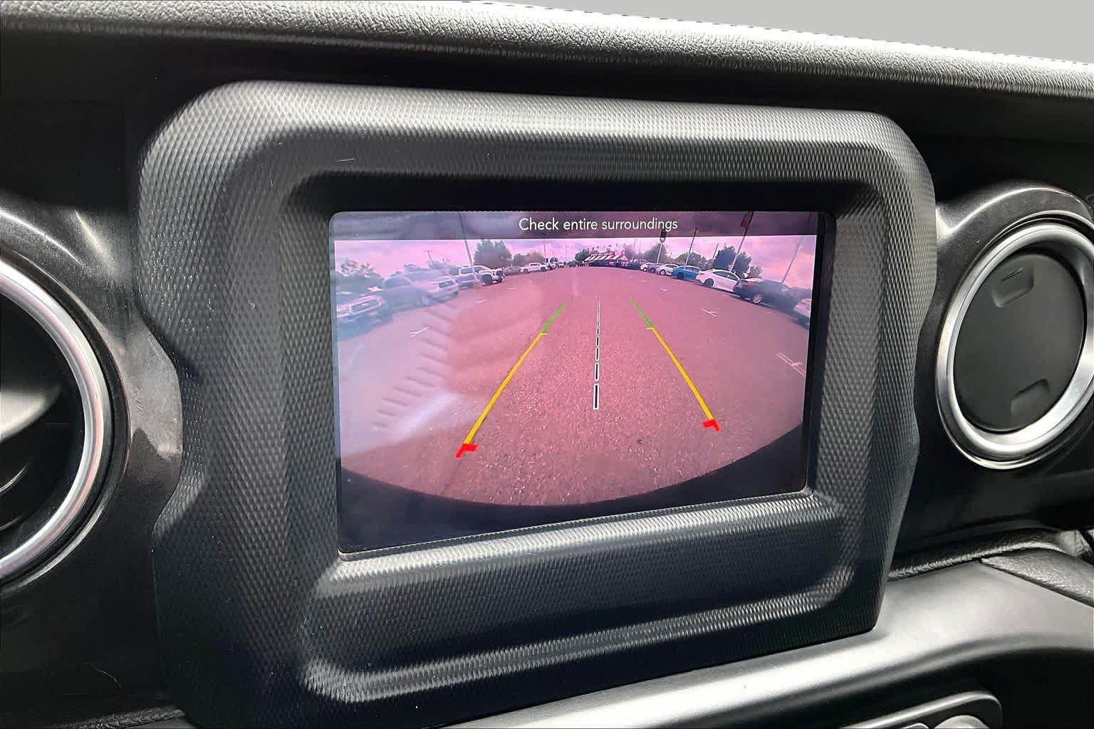 Used 2020 Jeep Wrangler Unlimited Sahara AWD/4WD image 26