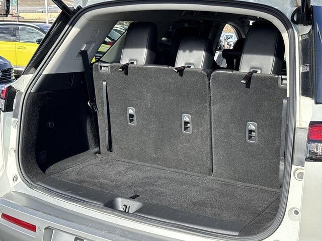 Used 2024 Nissan Pathfinder SL w/ Black Appearance Package image 20