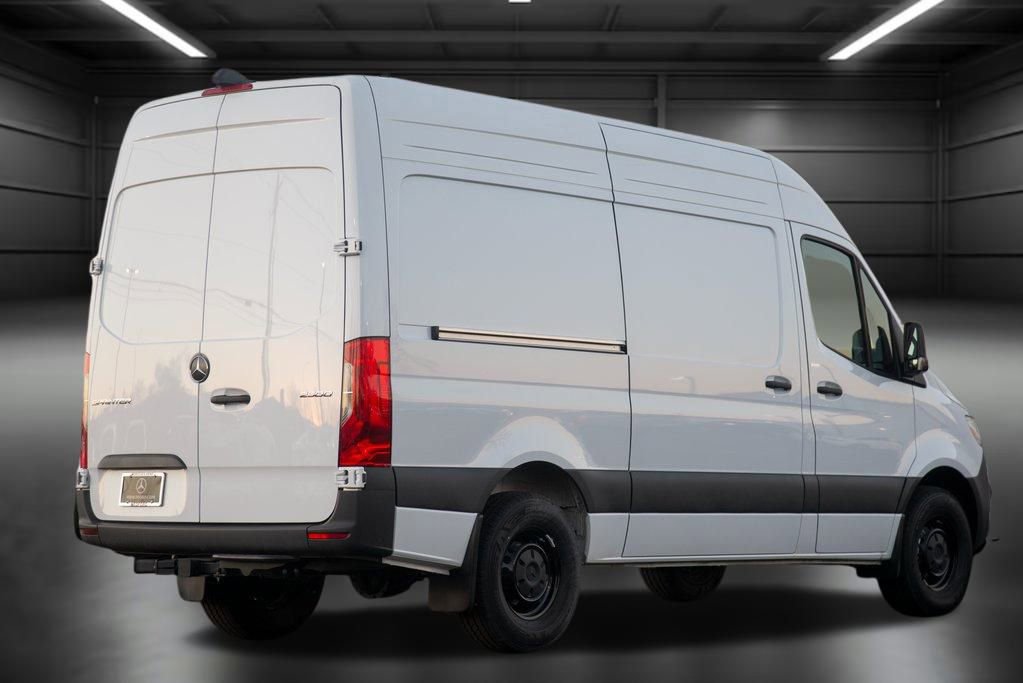 Used 2025 Mercedes-Benz Sprinter 2500 image 11