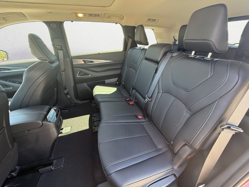 Used 2026 INFINITI QX60 Luxe w/ Cargo Package AWD/4WD image 13