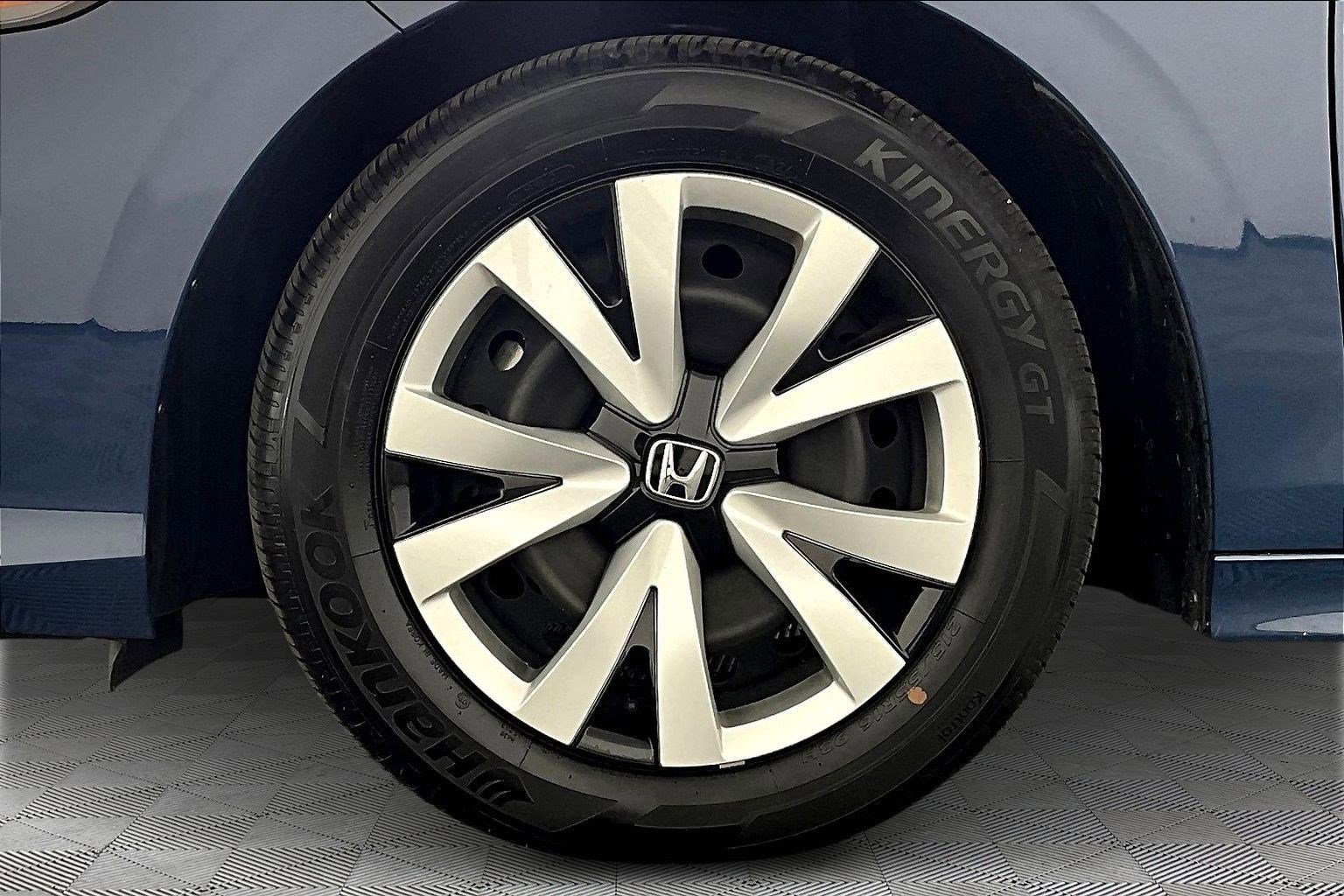 Used 2025 Honda Civic LX image 34