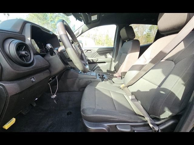 Used 2023 Chevrolet Colorado W/T image 3