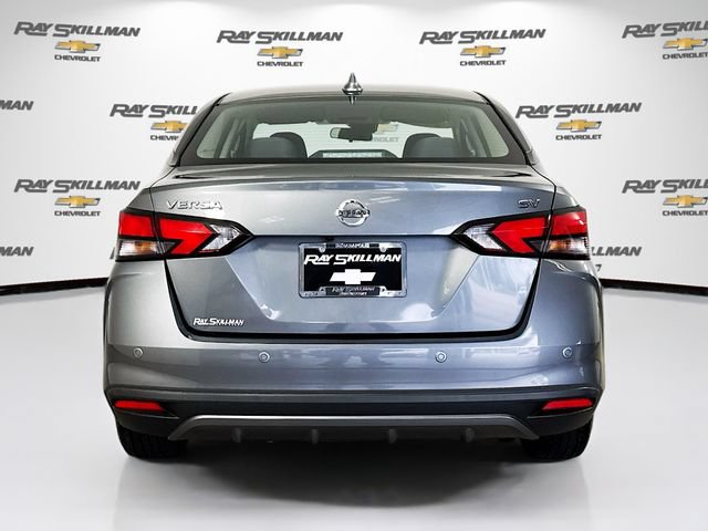 Used 2022 Nissan Versa SV FWD image 6