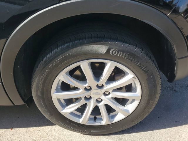 Used 2022 Cadillac XT4 Luxury w/ Driver Awareness Package image 7