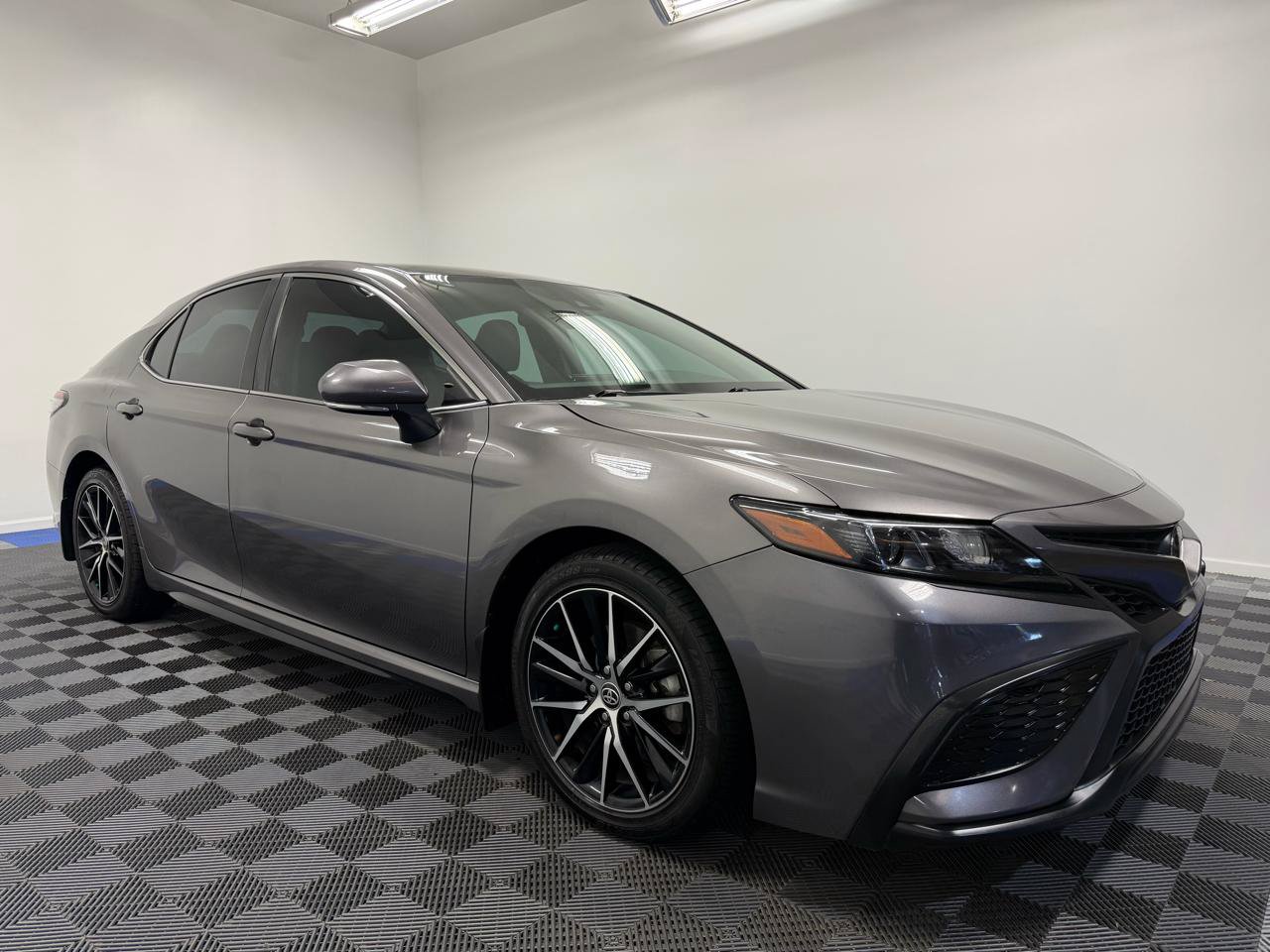 Used 2021 Toyota Camry SE w/ Convenience Package